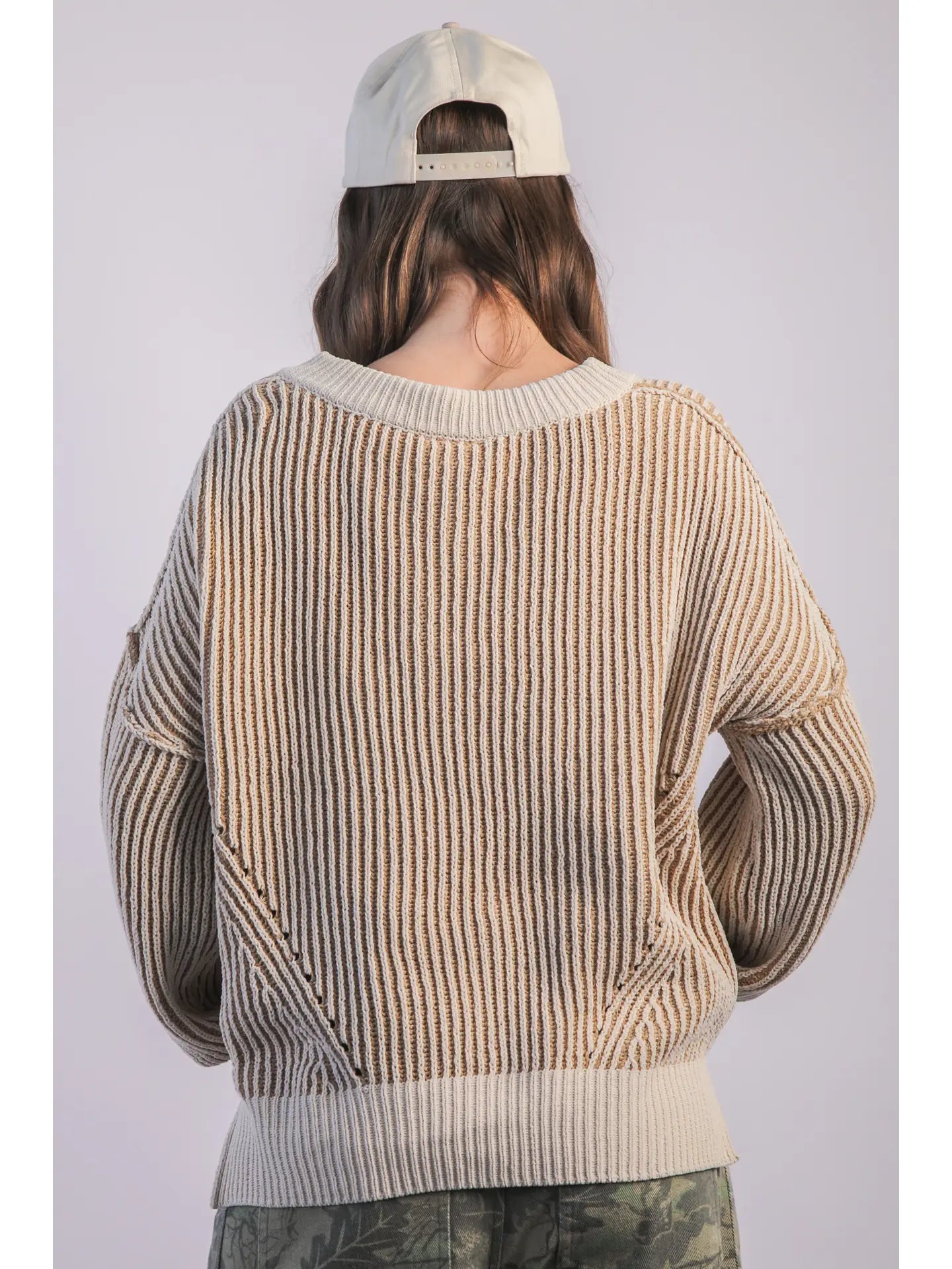 Slightly Oversized Two Tone Knit Casual Sweater